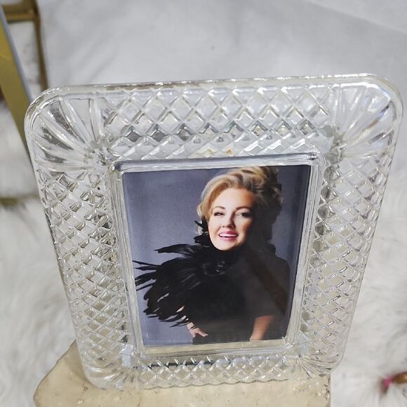Elegant 7 1/2" X 6" Photo Frame - Picture 4 of 7